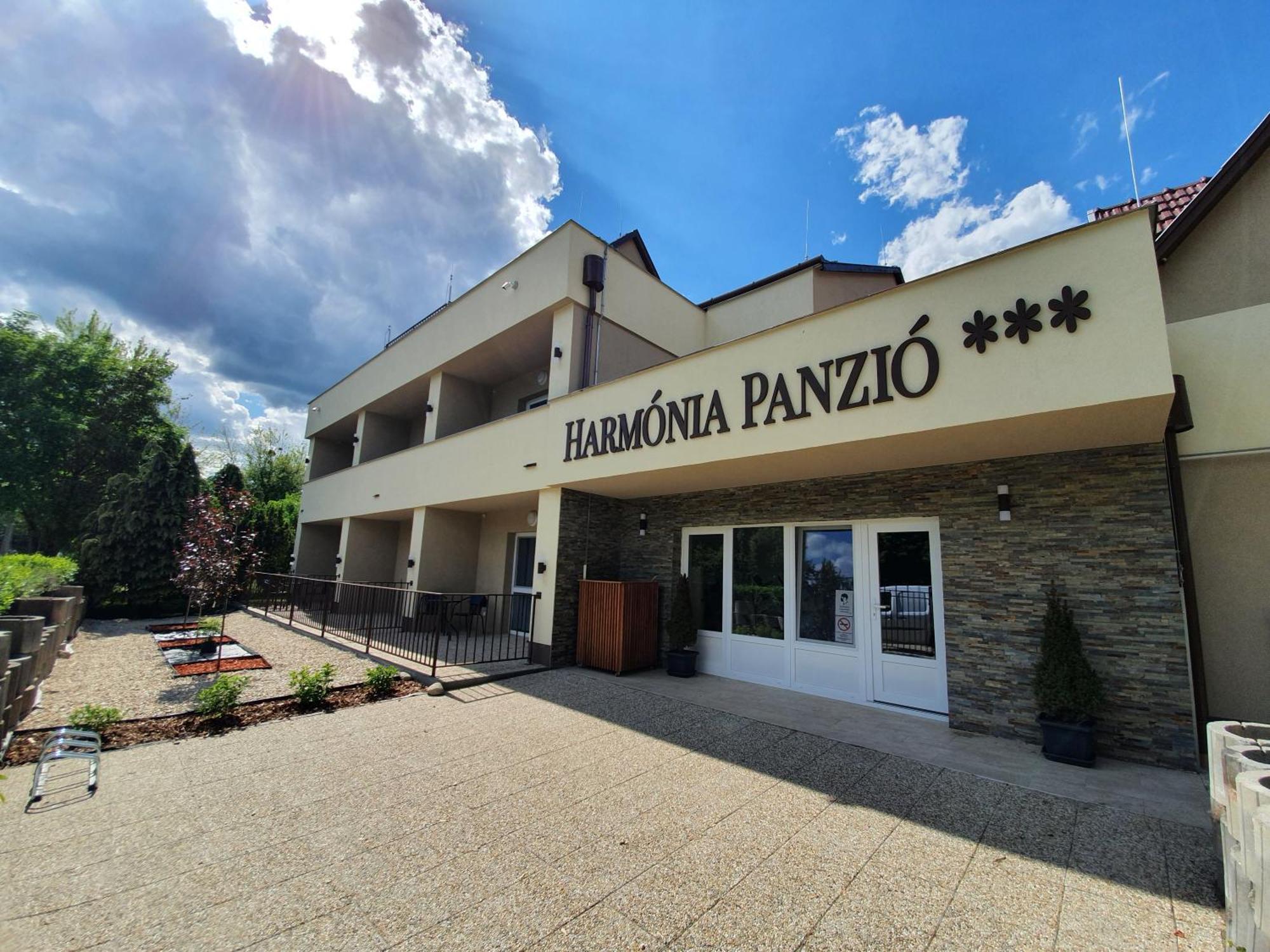 Апартаменти Harmonia Panzio Богач Екстер'єр фото