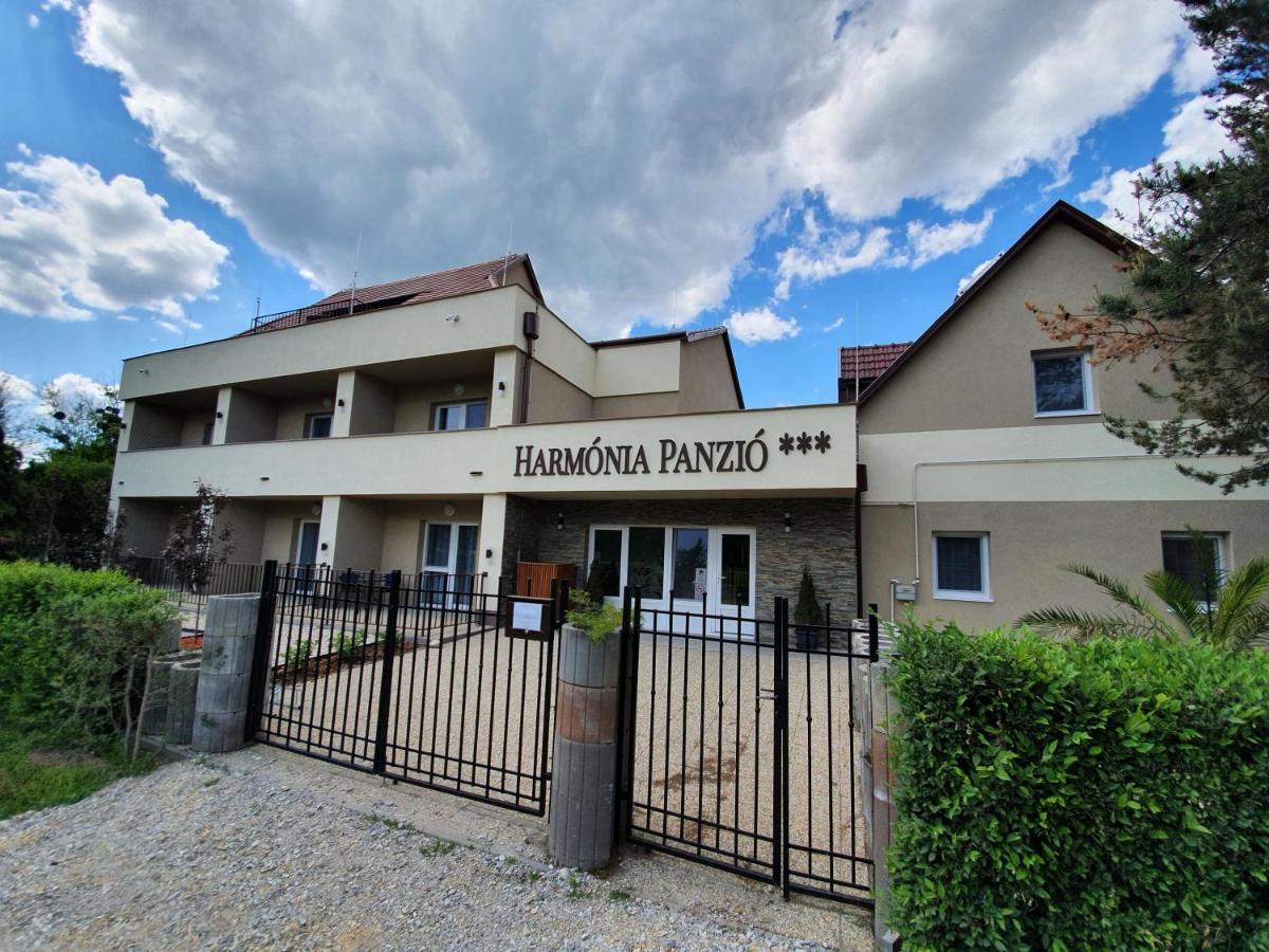 Апартаменти Harmonia Panzio Богач Екстер'єр фото